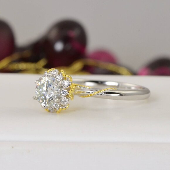 Certified Moissanite Diamond 1CT Solitaire Engagement Ring - Picture 3 of 7